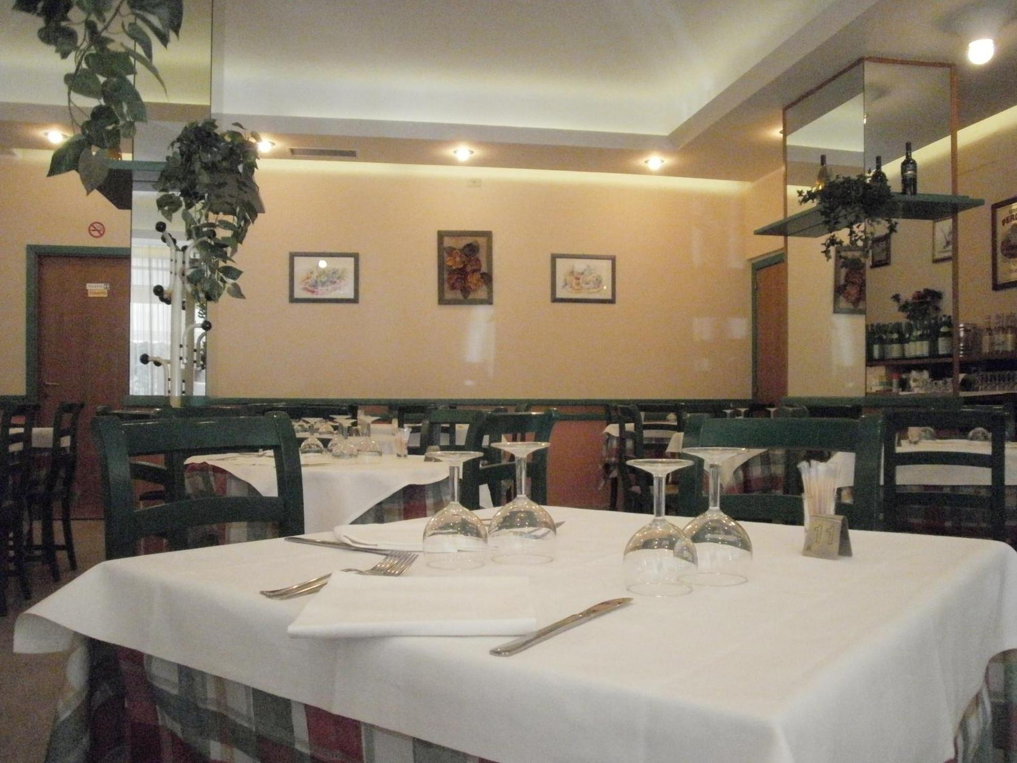 Hotel Manzoni เปรูจา ภายนอก รูปภาพ